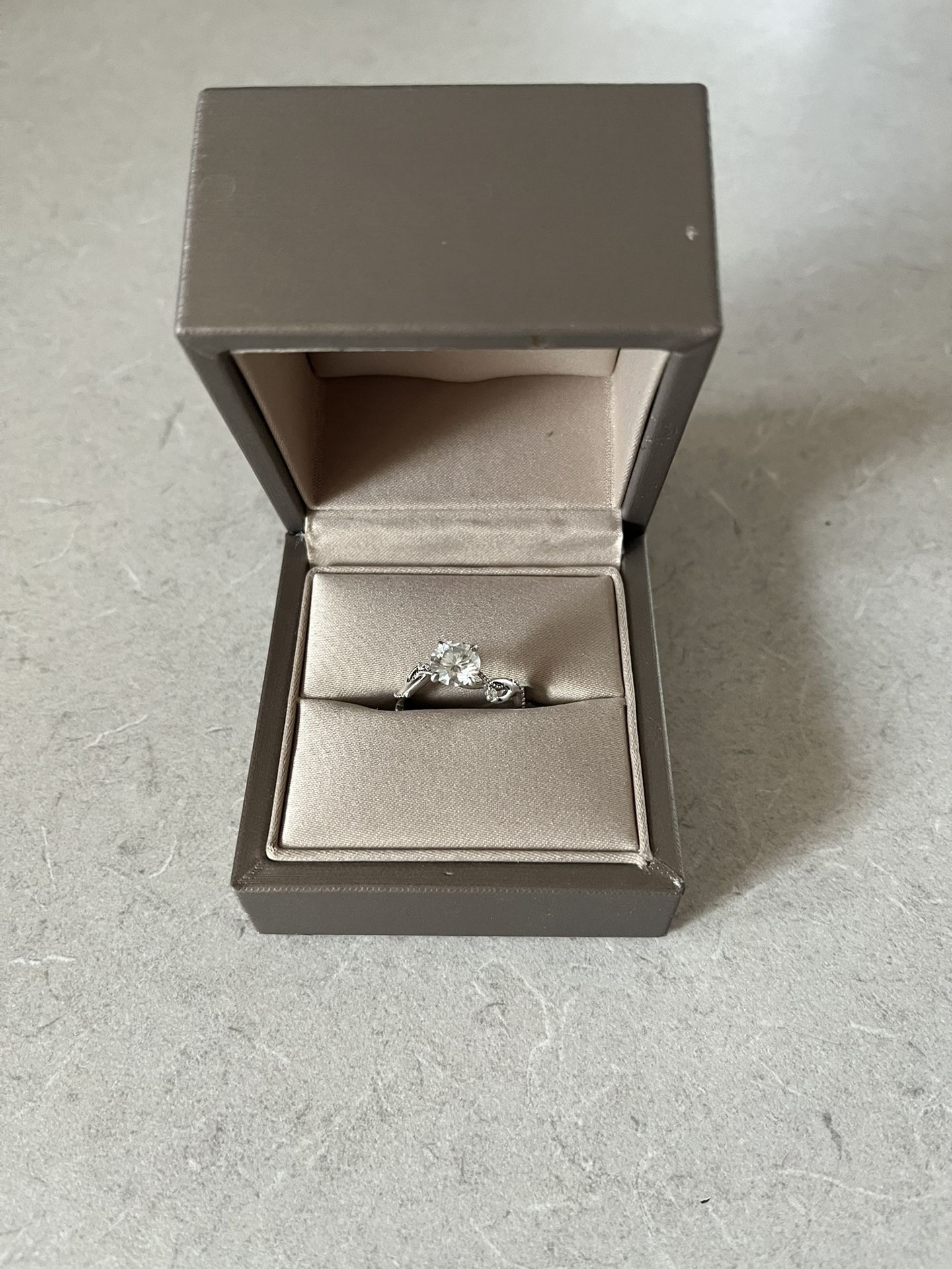 Sterling Silver Moissanite Ring – Size 7