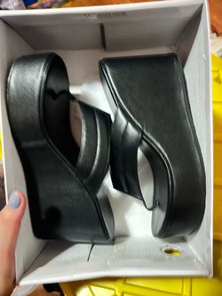 Women's size shoes wedges tongs Size 5