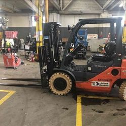 Toyota Warehouse Forklift For Sale!