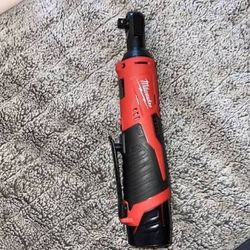 MILWAUKEE TOOL LOT - 18V IMPACT DRIVER - 12V IMPACT DRIVER - 12V 3/8 RATCHET - 18V BATTERY - 12V BATTERY - ALL FOR $120