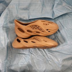 Retro 4s/Nike /Yeezy/Alexander McQueen