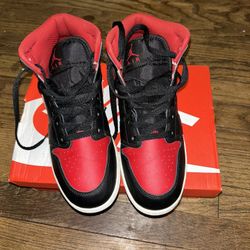 Jordan 1 Mid Bred Twist Size 7Y