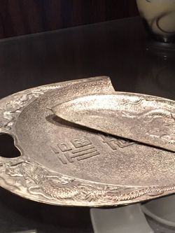 Silver dragon Silent Butler crumb remover