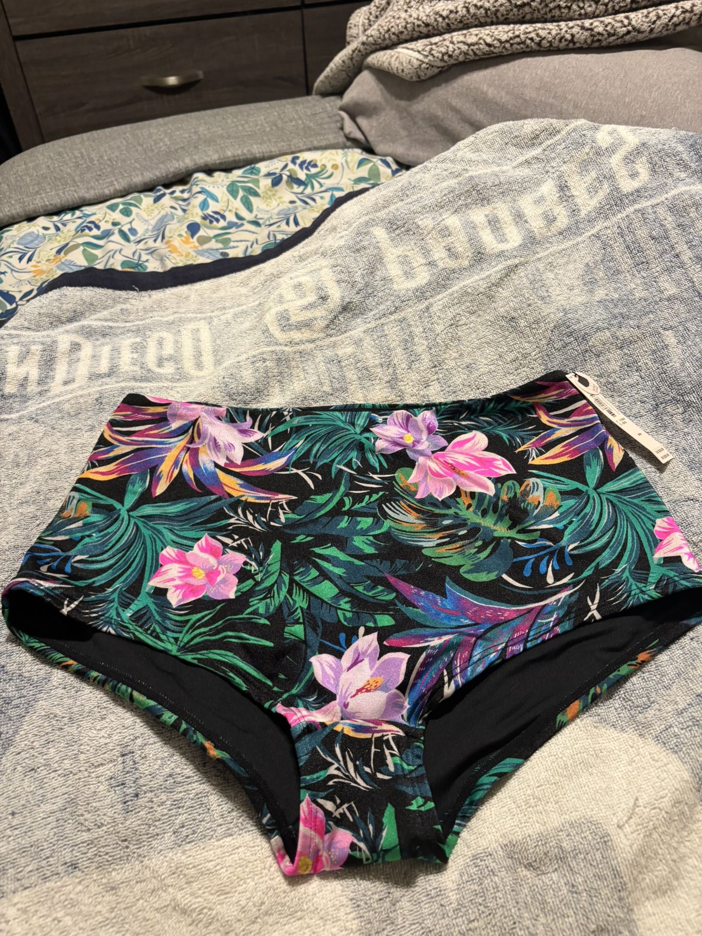 Victoria’s Secret High Waisted Swim Bottom M $15