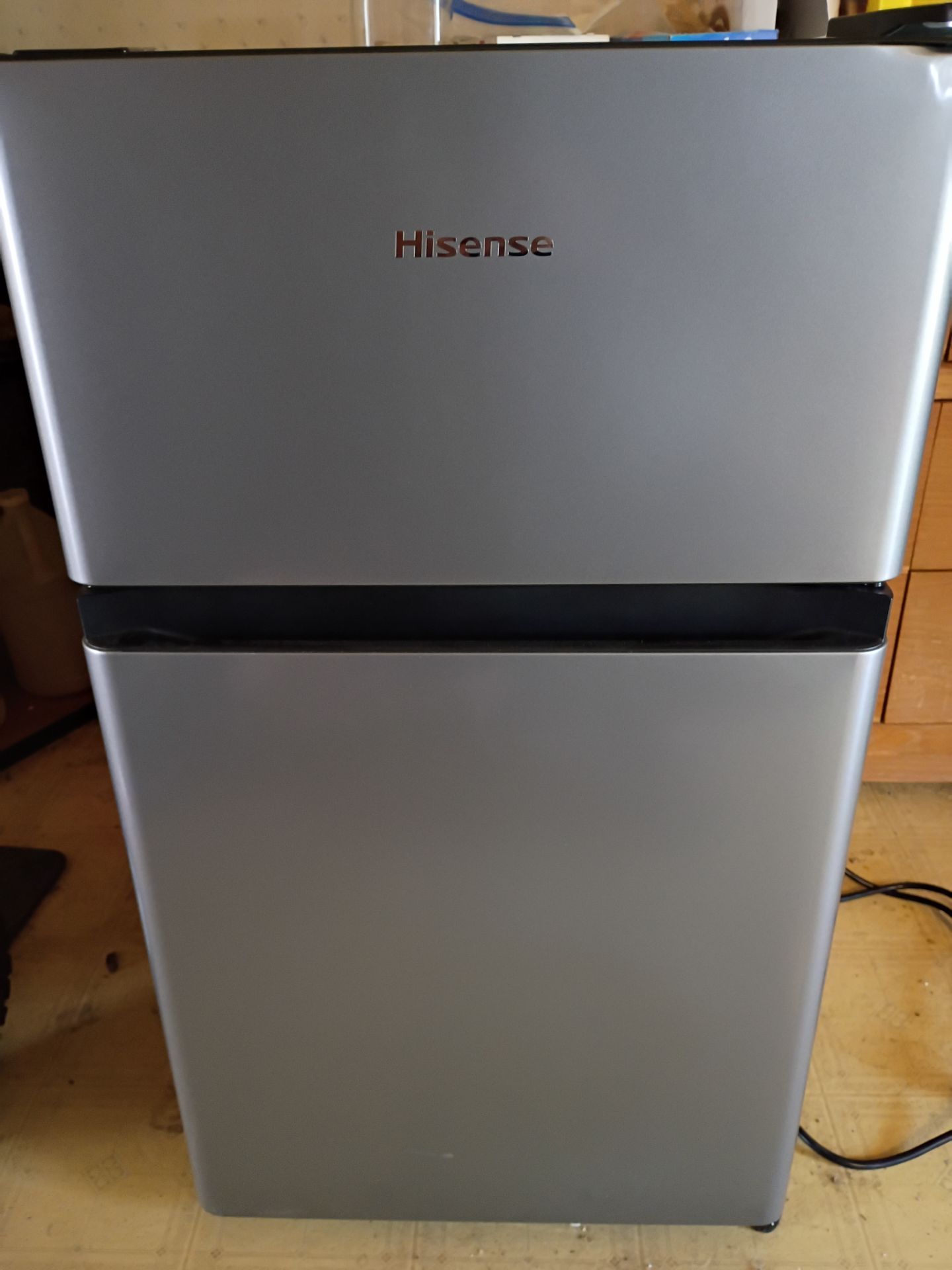 Hisense Mini Fridge w Freezer