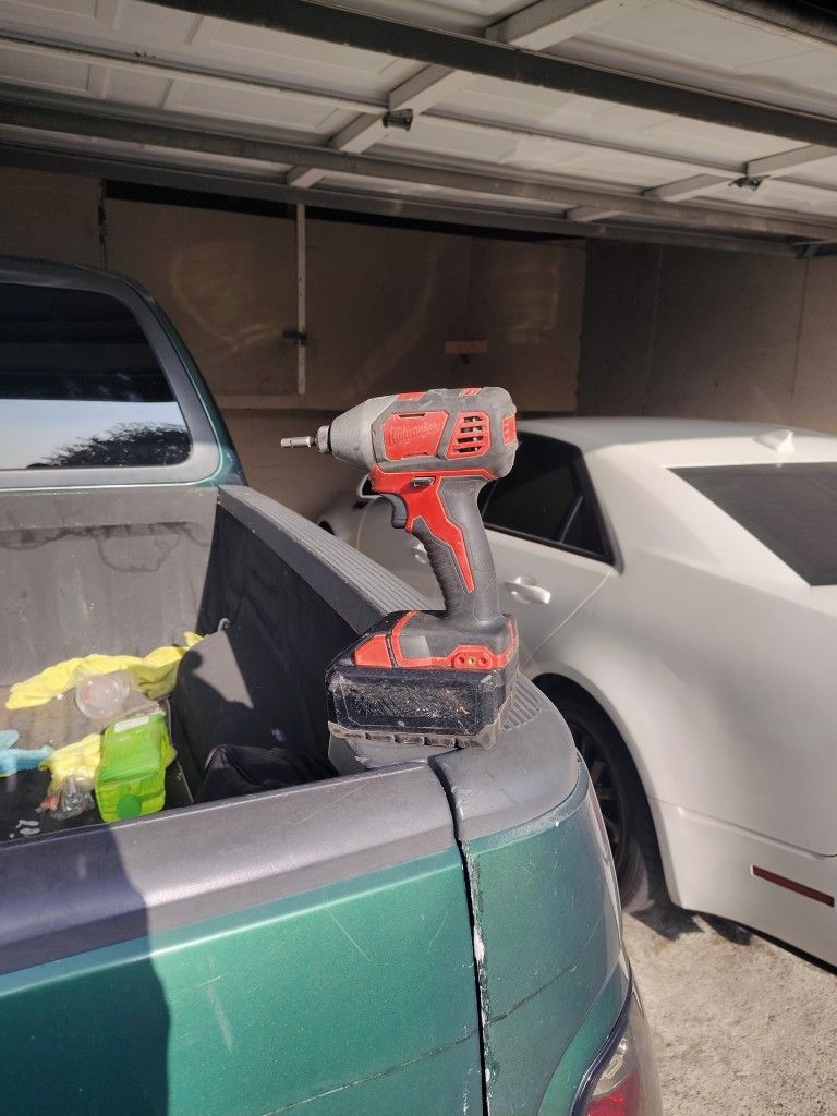 Milwaukee Impact Drill with Battery