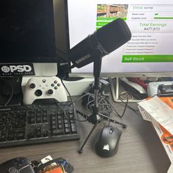 MV7 Microphone With Stand