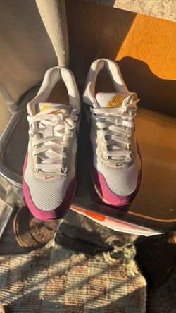 Nike Air Max Sneakers White Pink Yellow