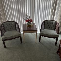 Living Room Table & Chairs