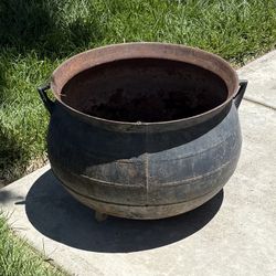 Antique Cast Iron Cooking Pot