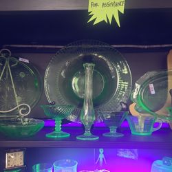 Beautiful Uranium Vase 