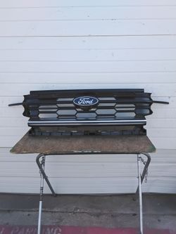 2025-2026 Ford Expedition Front Grille