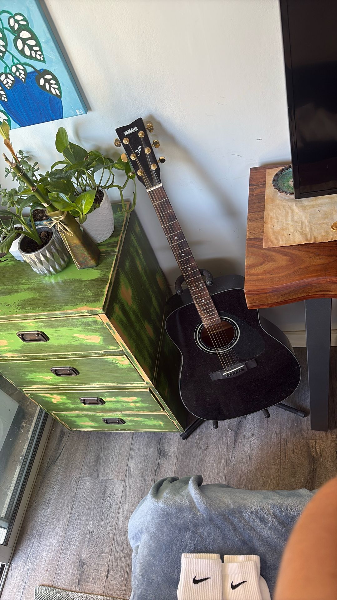 Yamaha Black Guitar