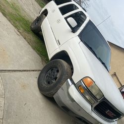 2003 GMC Yukon Low Price ! $2000 Obo Runs And Sounds Very Healthy