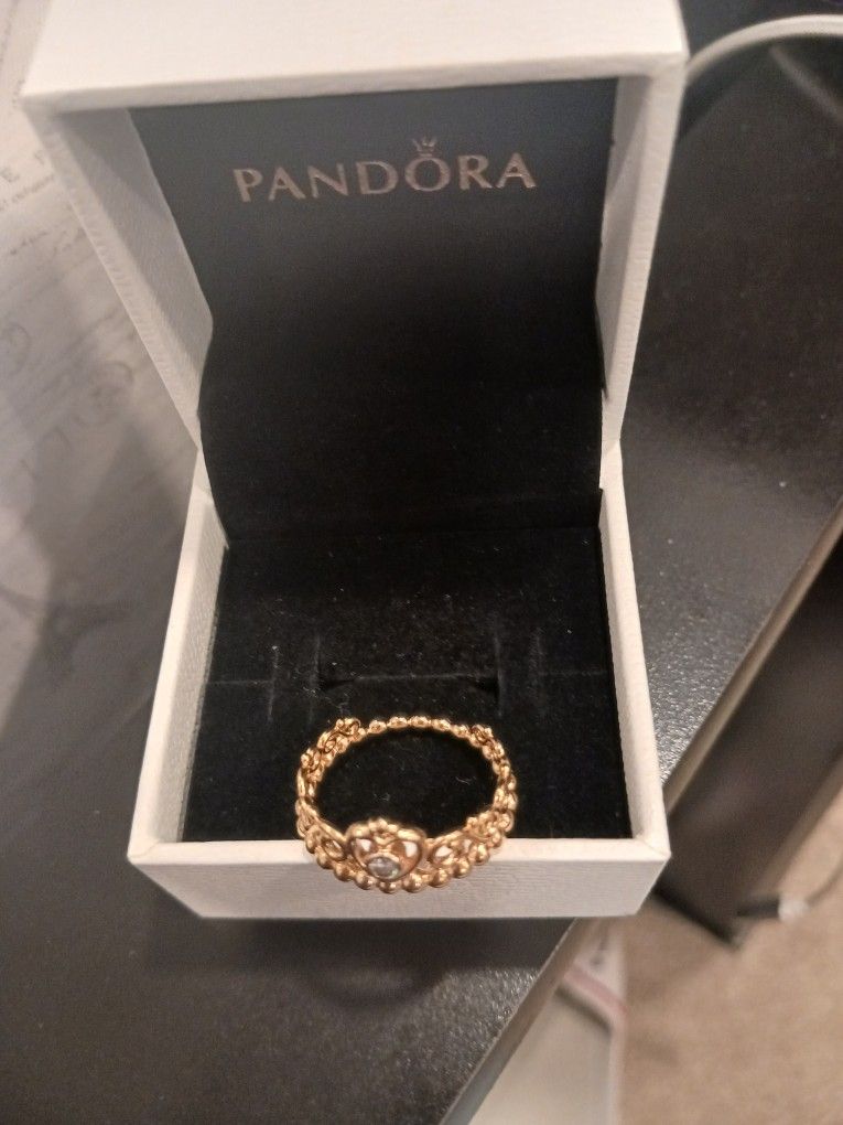 BRAND NEW TIARA RING & SIZE 7-7.5......😁😊😍