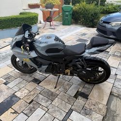 2022 Suzuki GSX-R750 - Clean Title - Excellent Condition