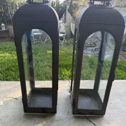 2 Outdoor/IndoorMetal Lanterns