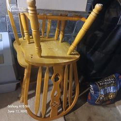 4 Chairs With Cusions