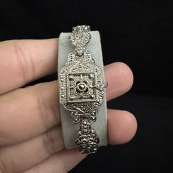 Vintage Quartz Dress Watch – Classic Roman Numeral Dial – Running Great