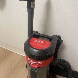M18 Milwaukee Vacuum And Battery 