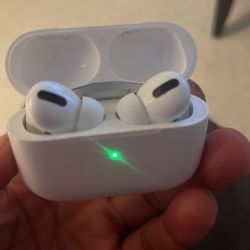 Air Pods To  iPhone Works Good Still Like New Please Lmk If Interested 