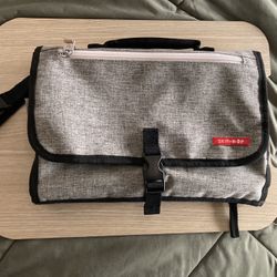 Skip Hop Pronto Baby Changing Station & Diaper Clutch