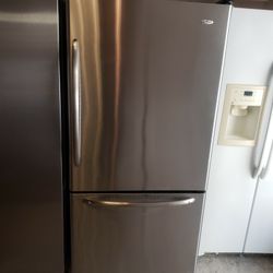 amana fridge  33 8nches botton freezer 90 days warranty  ready to deliver,,beutiful  condition warranty