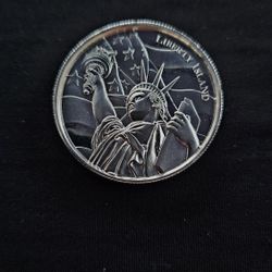 2 oz Silver Liberty Island Ultra High Relief Round