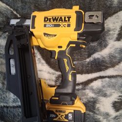Dewwalt  20 Volt Framing Nailer