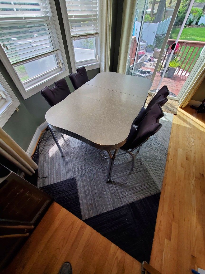 Mid Century Kitchen Dinette Table + Expandable Leaf. ☆😊Check my Profile page for LOTS of great items😇☆ 