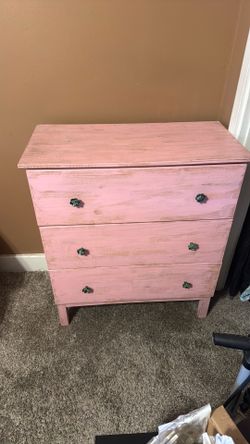 Girls clothes dresser