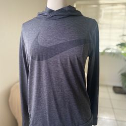 Nike Light Weight Long Sleeve Active Wear