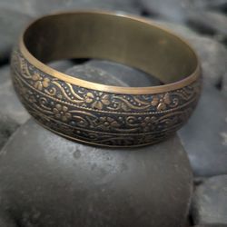 Cuff Bracelet with floral motifs (Part Of Accessories Discounts)!