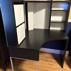 IKEA MICKE Corner Desk In Great Condition