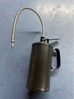 OIL CAN-OILER