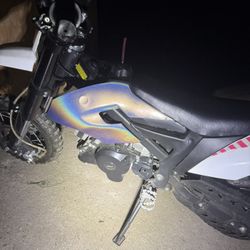 Dirt Bike( Left Hand Break Broke ) RUNS PERFECT 