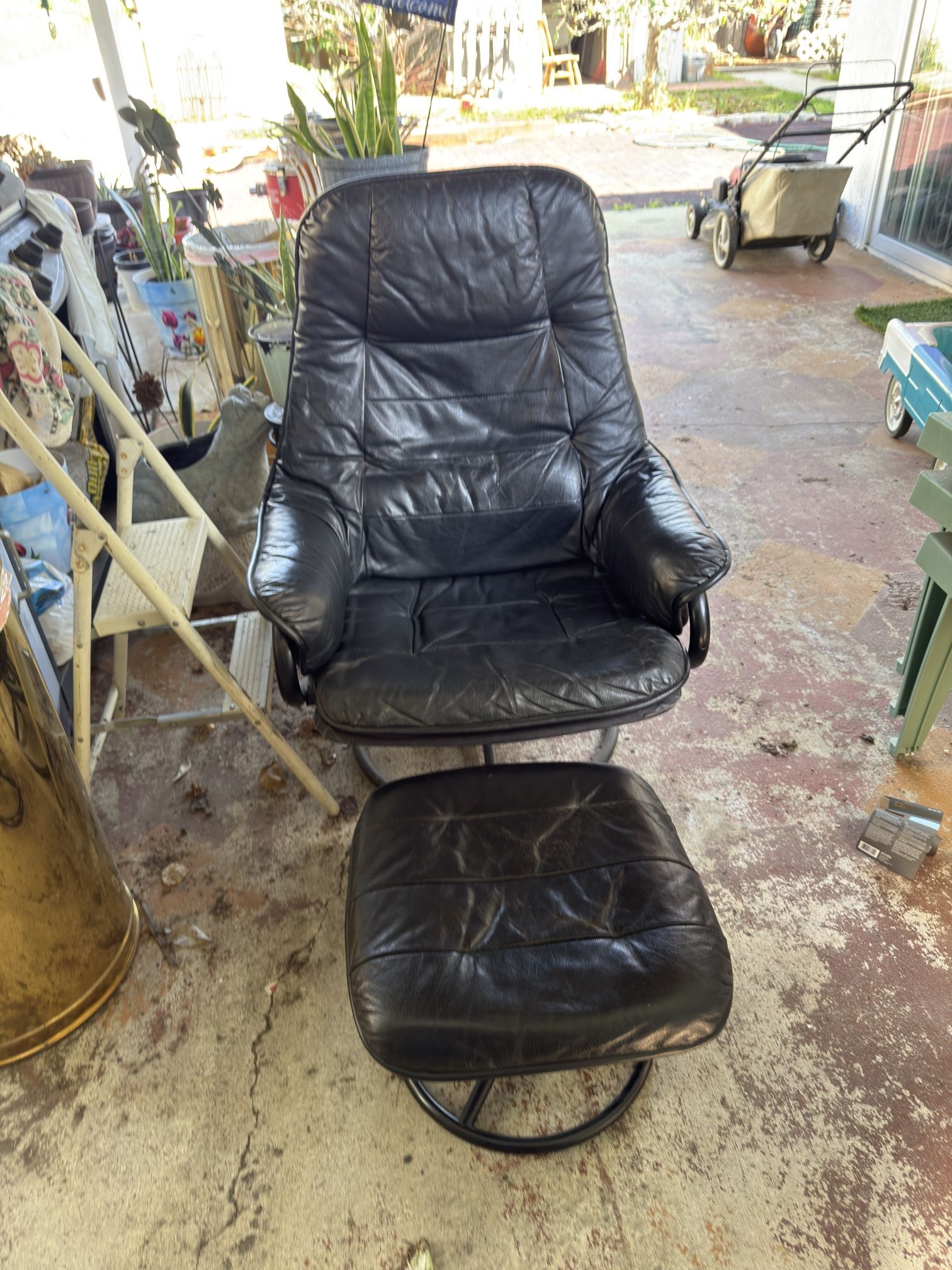 Vintage Leather Lounge Chair