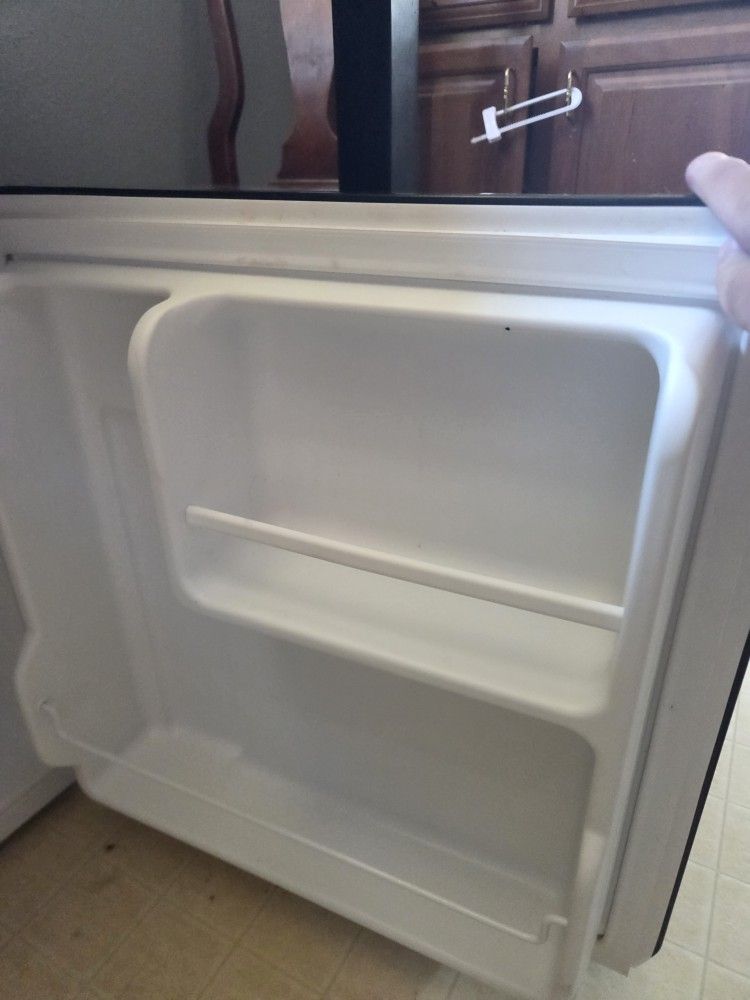 Comfee Mini Fridge