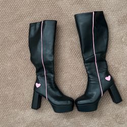 Beautiful Brand New Up To Knee Women’s Boots Size 8