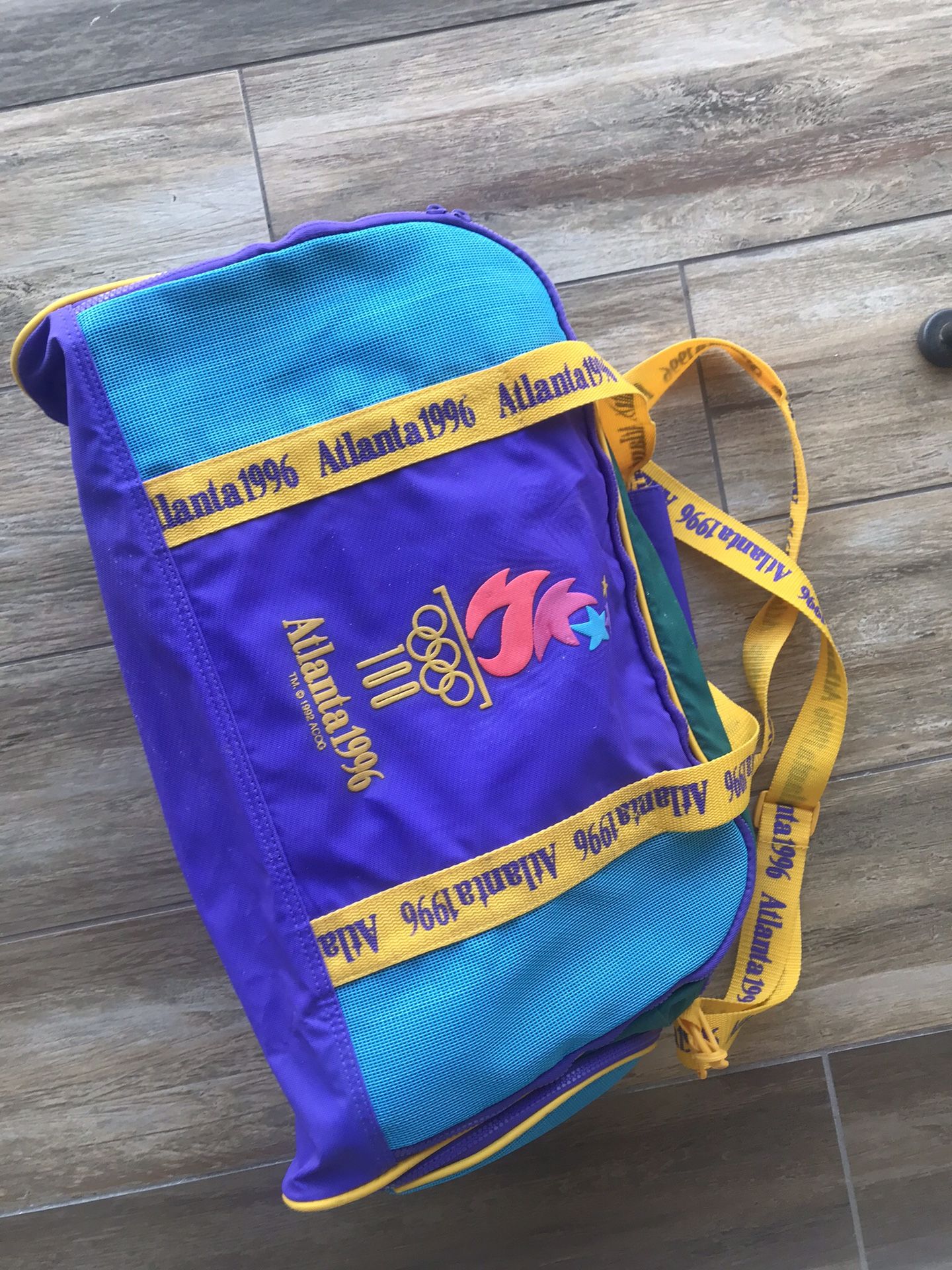 OLYMPIC 1996 ATLANTA 100 YR ANNIVERSARY DUFFLE BAG VINTAGE COLOR BLOCK