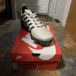 Nike Air Vapor Max Plus Size 12 And 10 Beige In Color 