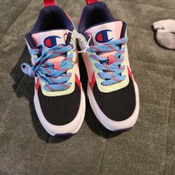 Champion Shoes Size 7 Woman
