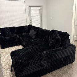 New in Box U shape Sectional Couch Trendy Fluffy  $10DOWN