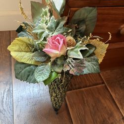 NEW! Attractive Flower Arrangement 