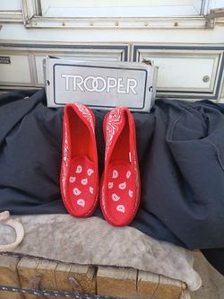 Size 14 Red &White House Shoes$$