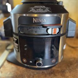 Ninja OL501 Foodie 6.5 Qt 14-in-one Pressure cooker for Sale in Elmendorf,  TX - OfferUp