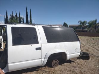 Free suburban "NO PARTS " must take it all