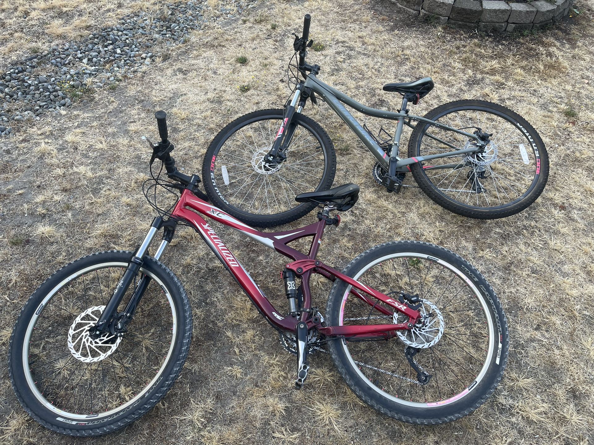 Red specialized xc fsr mountain bike