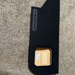 10" Single Sealed L7t Sub Box, Fits 2024 Toyota Tacoma Double-Cab