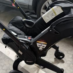 Doona Stroller w/ Latch Base